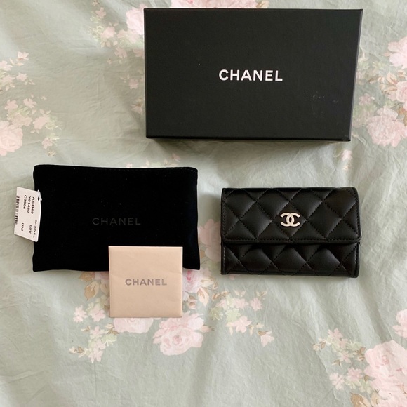 CHANEL Handbags - Chanel Classic Card Holder